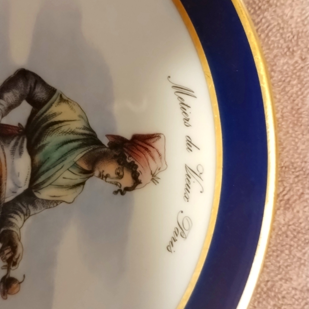 Collectable plates - Picture 4 of 8